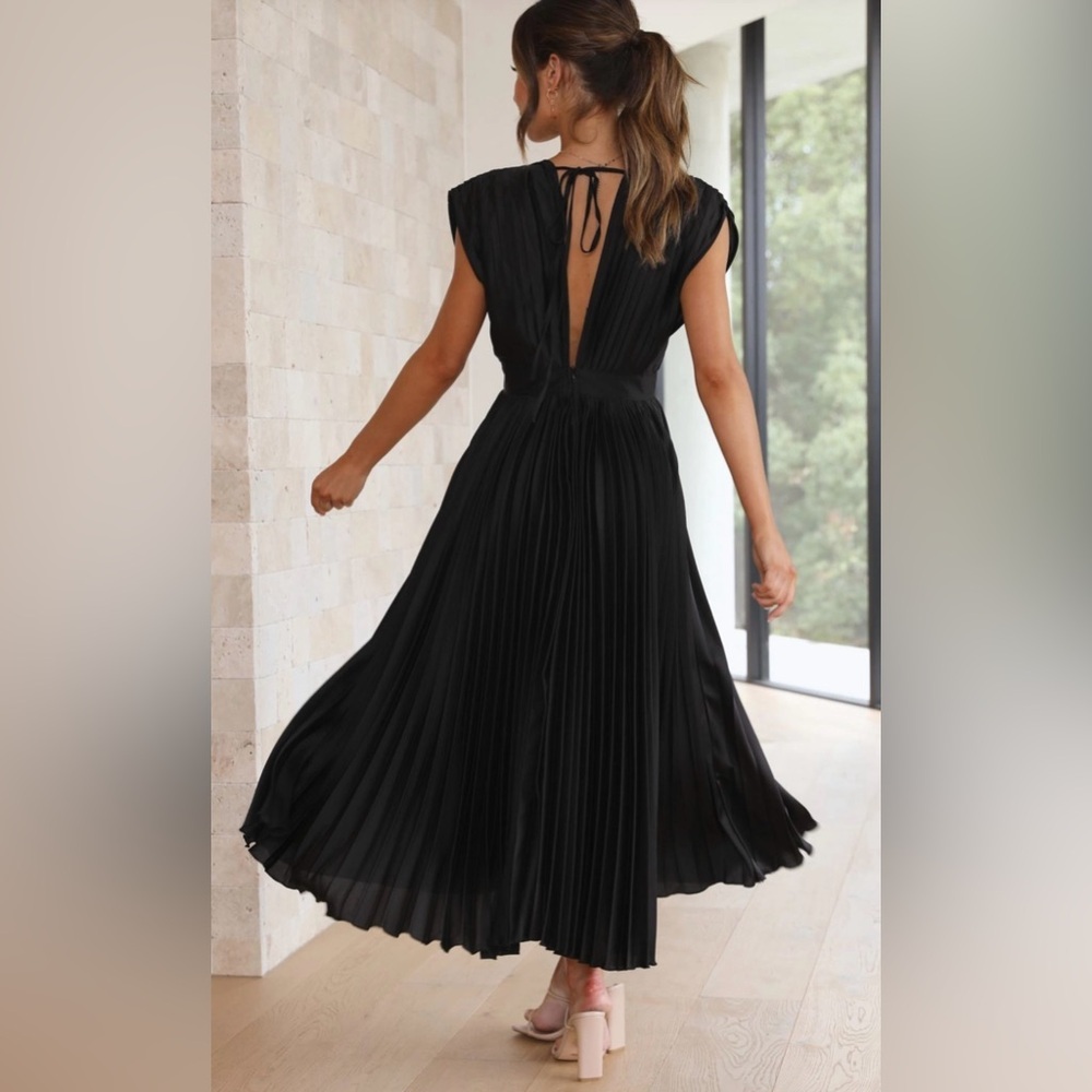 Toperth Deep V-Neck Back Tie Maxi Dress – Black (Size XL) - Picture 4 of 8